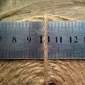 sznurek-jutowy-2,5mm-3nici-makro-linijka.jpg